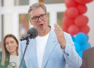 OGLASIO SE VUČIĆ: Ne damo vam da nam uništite Srbiju (VIDEO) oglasio-se-vucic:-ne-damo-vam-da-nam-unistite-srbiju-(video)
