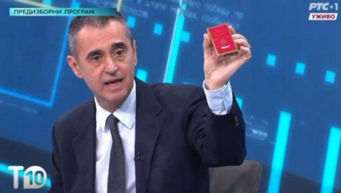 skandal!-nikezic-mahao-cigaretama-tokom-debate,-voditeljka-ga-prekinula:-“nemojte-da-reklamirate-cigarete”-(video)