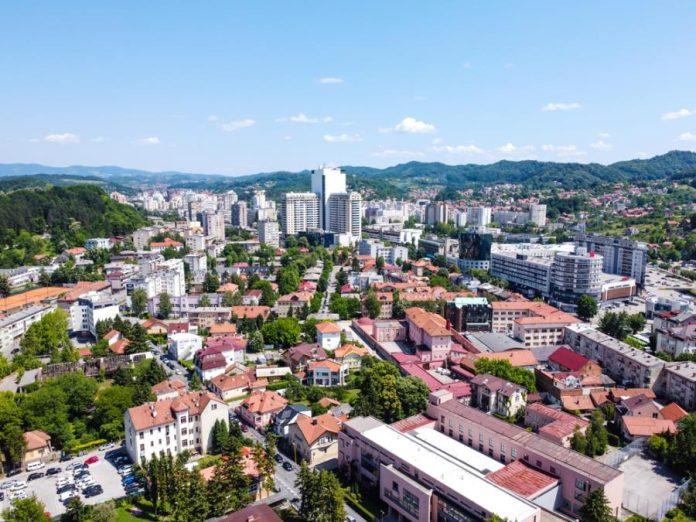 novosadanin-prvi-put-usao-u-dzamiju-u-tuzli,-a-onda-mu-je-prisao-hodza:-ono-sto-je-usledilo-nije-ocekivao
