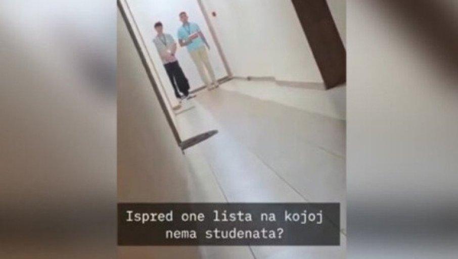 blokaderi-krenuli-“od-vrata-do-vrata”,-pa-poljubili-ista!-stanarka-iz-zgrade-im-porucila:-“ovde-svi-glasaju-za-vucica!”-(video) blokaderi-krenuli-“od-vrata-do-vrata”,-pa-poljubili-ista!-stanarka-iz-zgrade-im-porucila:-“ovde-svi-glasaju-za-vucica!”-(video)