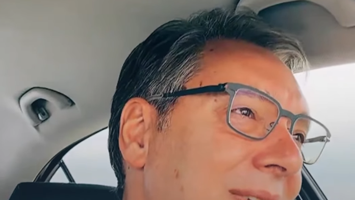 vucic-u-sumadiji-sa-narodom-na-oplencu:-“moramo-da-se-suprotstavimo-totalitarizmu-plenumaskom-na-jedini-moguci-nacin-–-papirom-i-olovkom”-(video)