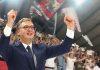“ZOVI ANĐELE, ACO SRBINE…” Narod prilagodio hit Merime Njegomir u krcatoj hali “Jezero” – sve pucalo od emocija! VUČIĆ: HVALA, KRAGUJEVČANI (VIDEO) “zovi-andele,-aco-srbine…”-narod-prilagodio-hit-merime-njegomir-u-krcatoj-hali-“jezero”-–-sve-pucalo-od-emocija!-vucic:-hvala,-kragujevcani-(video)