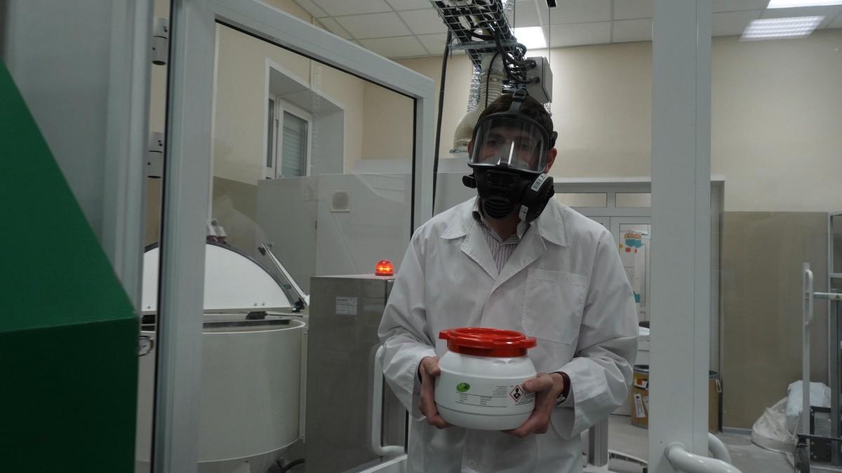 “epruvetu-ne-mozete-da-razbijete”-misterija-smrti-laborantkinje-izaziva-strahove-od-goreg-zla-od-kuge,-biolog-izneo-opasne-tvrdnje “epruvetu-ne-mozete-da-razbijete”-misterija-smrti-laborantkinje-izaziva-strahove-od-goreg-zla-od-kuge,-biolog-izneo-opasne-tvrdnje