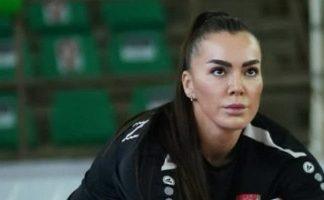 Keva “objašnjava” i na terenu i van njega! Lepa odbojkašica igrala u 11 zemalja, a sad se vratila u Srbiju keva-“objasnjava”-i-na-terenu-i-van-njega!-lepa-odbojkasica-igrala-u-11-zemalja,-a-sad-se-vratila-u-srbiju
