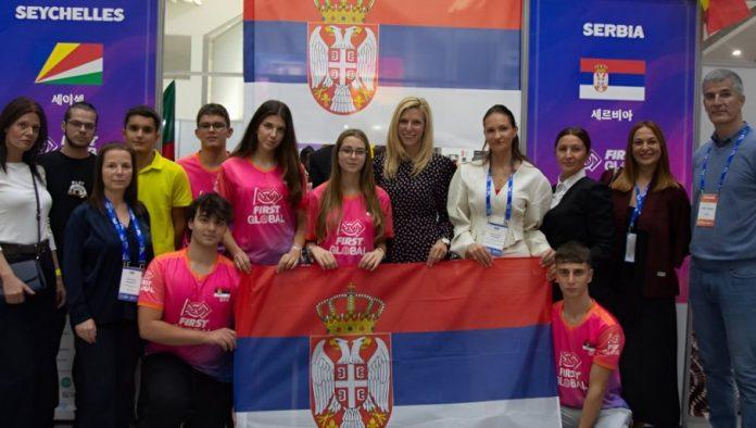 brnabic-im-cestitala:-tim-srednjoskolaca-iz-srbije-osvojio-srebro-na-olimpijadi-u-robotici
