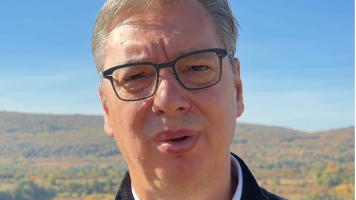 “potrebno-je-da-gradani-budu-ozbiljni-i-odgovorni”-vucic-u-leskovcu,-najavio-ulaganja,-osvrnuo-se-na-studentsku-listu:-“njihova-lista-je-nastavak-dos-ovske-liste-iz-2000-ih-godina,-i-nista-drugo-od-toga”-(video)