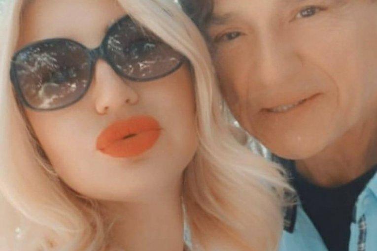 “kupio-me-za-sva-vremena!“-jovana-tipsin-otkrila-sta-joj-je-cola-poslao-na-kucnu-adresu!-(video) “kupio-me-za-sva-vremena!“-jovana-tipsin-otkrila-sta-joj-je-cola-poslao-na-kucnu-adresu!-(video)