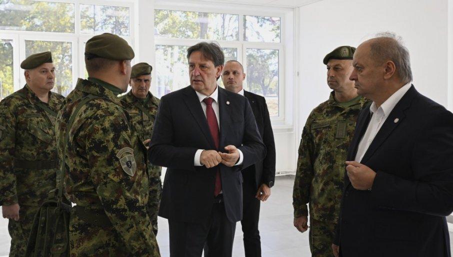 gasic-u-zajecaru:-obnovljena-kasarna-“nikola-pasic”-spremna-za-povratak-obaveznog-vojnog-roka-(foto) gasic-u-zajecaru:-obnovljena-kasarna-“nikola-pasic”-spremna-za-povratak-obaveznog-vojnog-roka-(foto)
