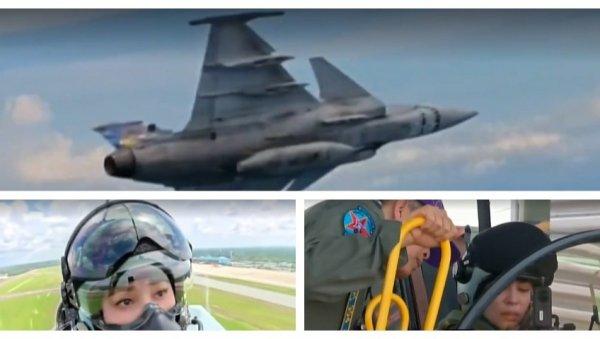 kraljica-(48)-sela-u-borbeni-avion-i-izvodila-manevre:-snimak-sa-tajlanda-obilazi-svet-(video) kraljica-(48)-sela-u-borbeni-avion-i-izvodila-manevre:-snimak-sa-tajlanda-obilazi-svet-(video)