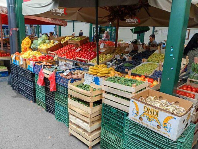 sok-na-pijaci:-domacice-zaboravile-na-zimnicu,-a-jedan-proizvod-otisao-duplo-gore-–-prodavci-se-cudom-cude