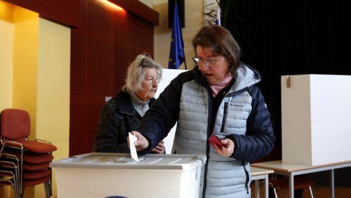 slovenci-danas-izlaze-na-4-referenduma:-evo-o-cemu-ce-glasati