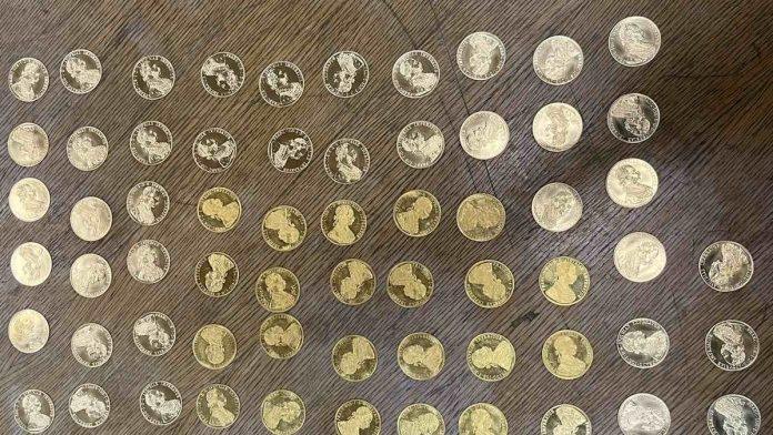 krijumcarila-zlato-u-vesu-na-gradini!-zena-uhvacena-sa-polugama-i-dukatima-vrednim-33.000-evra