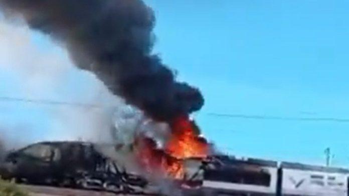 (video)-buktinja-guta-voz,-skoro-300-ljudi-hitno-evakuisano!-totalna-katastrofa-na-relaciji-madrid-barselona:-vrata-blokirala,-ljudi-pravili-zivi-lanac