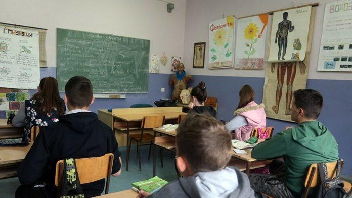 ovog-datuma-ucenici-obelezavaju-prvi-skolski-praznik,-evo-da-li-tog-dana-idu-u-skolu-i-kada-ce-prvi-raspust