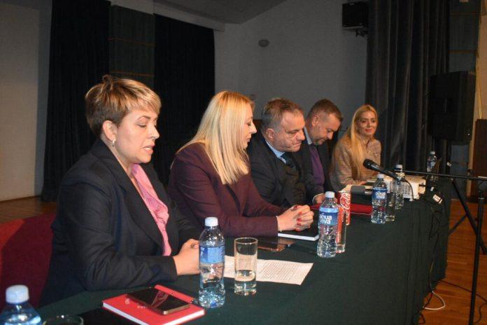 velike-promene-u-skolama-od-nasredne-godine!-ministar-stankovic-najavio-nacionalne-udzbenike