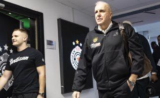 Željko Obradović nasmejan stigao u Arenu: Povratak na mesto gde je ispisivao istoriju! zeljko-obradovic-nasmejan-stigao-u-arenu:-povratak-na-mesto-gde-je-ispisivao-istoriju!