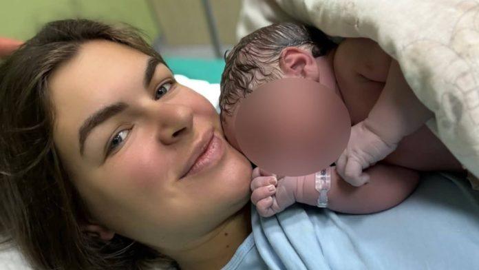 porodila-se-nina-babic-(27)-bivsa-rijaliti-ucesnica-rodila-peto-dete,-sinu-dala-mocno-ime:-objavila-prvu-sliku-iz-porodilista-(foto)