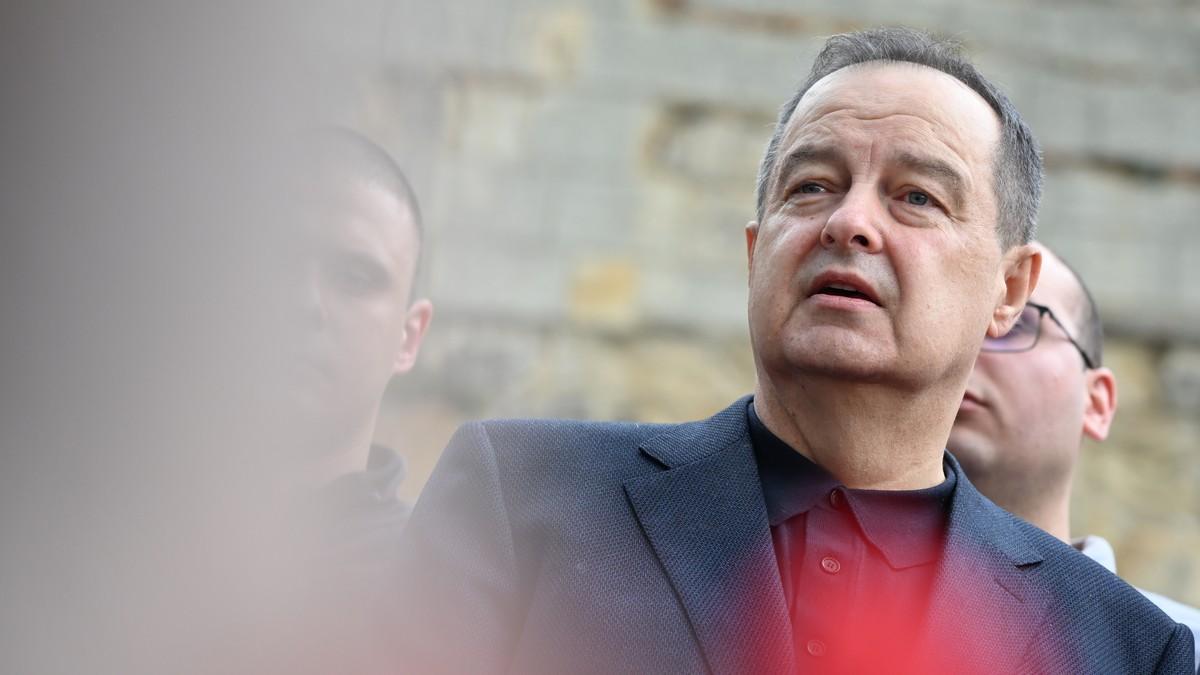 “da-li-ce-neki-komarac-da-ode-je-nebitno”-da-li-je-u-sps-sve-u-redu-pred-izbore?-bilo-i-iskljucenja-i-odlazaka,-dacic-porucuje:-“neunistivi-smo!” “da-li-ce-neki-komarac-da-ode-je-nebitno”-da-li-je-u-sps-sve-u-redu-pred-izbore?-bilo-i-iskljucenja-i-odlazaka,-dacic-porucuje:-“neunistivi-smo!”