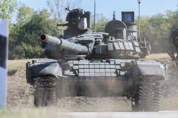 pogledajte-kako-posade-tenkova-t-72ms-vezbaju-gadanje,-potpukovnik-pozvao-mlade-da-se-prijave!