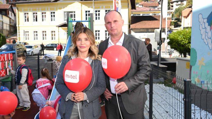 (foto)-jelena-trivan:-volimo-republiku-srpsku-i-pomazemo-njenom-narodu