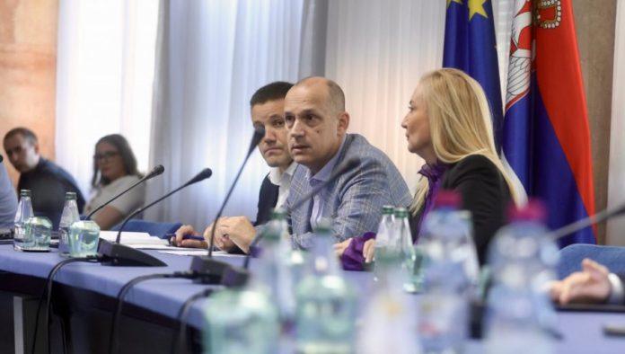 najbolji-mladi-lekari-ostaju-u-srbiji:-100-diplomaca-od-sutra-na-radnom-mestu