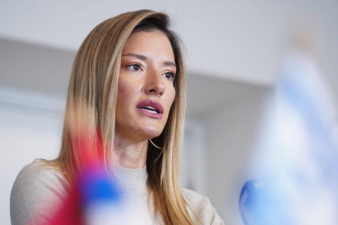 jovana-joksimovic-preplasena,-sve-usledilo-nakon-porodaja!-javili-su-joj-se-strahovi,-voditeljka-sve-obelodanila-tada!