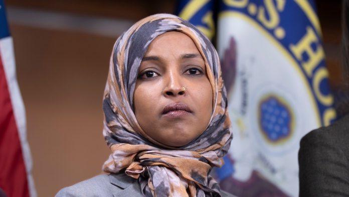 trampova-administracija-istrazuje-prvu-muslimanku-u-kongresu-sad!-poznato-zasto-je-pretresen-dom-ilhan-omar