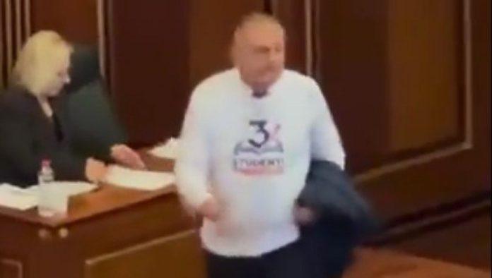 sve-je-jasno-kao-dan:-kurtijeva-podrska-“studentskoj-listi”-direktno-iz-parlamenta-lazne-drzave-kosovo!-(video)
