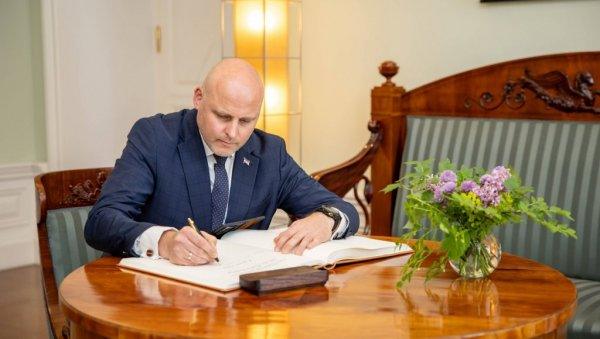 “jedna-casa-piva-godisnje-za-ukrajinu”:-letonski-premijer-uputio-neobican-poziv-evropljanima-(video) “jedna-casa-piva-godisnje-za-ukrajinu”:-letonski-premijer-uputio-neobican-poziv-evropljanima-(video)