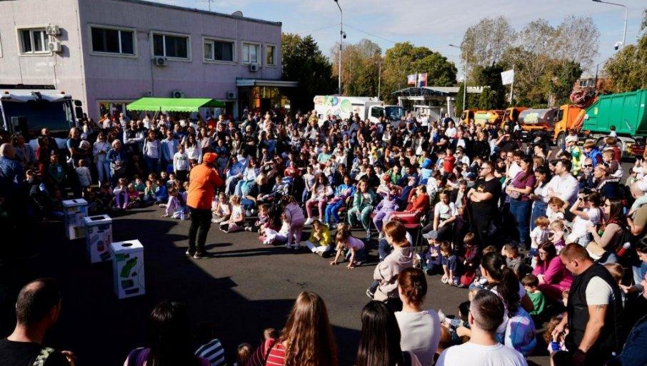 „cistoca“-jos-jednom-organizovala-spektakl-za-malisane:-rekordan-broj-posetilaca-na-„danu-otvorenih-vrata“ „cistoca“-jos-jednom-organizovala-spektakl-za-malisane:-rekordan-broj-posetilaca-na-„danu-otvorenih-vrata“