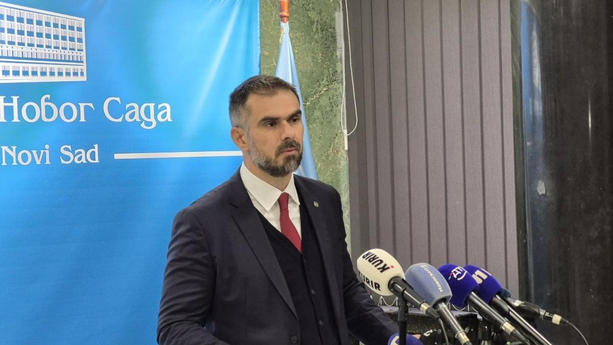 “najbolje-je-da-ih-ignorisemo”-micin-pozvao-gradane-koji-ce-sutra-prisustvovati-skupu-“ujedinjene-srbije”-u-novom-sadu-da-ne-reaguju-na-eventualne-provokacije “najbolje-je-da-ih-ignorisemo”-micin-pozvao-gradane-koji-ce-sutra-prisustvovati-skupu-“ujedinjene-srbije”-u-novom-sadu-da-ne-reaguju-na-eventualne-provokacije