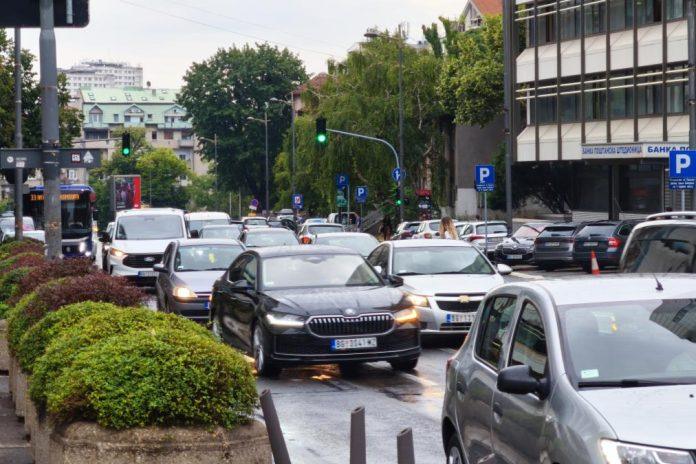 vozaci,-paznja:-od-1-novembra-vazi-ovo-pravilo,-a-kazne-idu-i-do-800.000-dinara