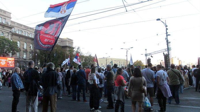studenti-i-gradani-krenuli-pesice-iz-zajecara-u-beograd-na-predizborni-skup-22.-oktobra
