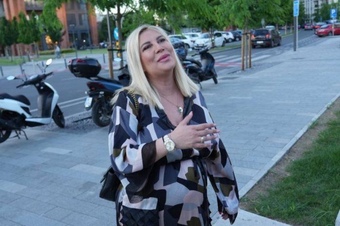 srbija-u-suzama-zbog-dee-durdevic:-voditeljka-podelila-snimak-male-iris,-pa-rasplakala-naciju!
