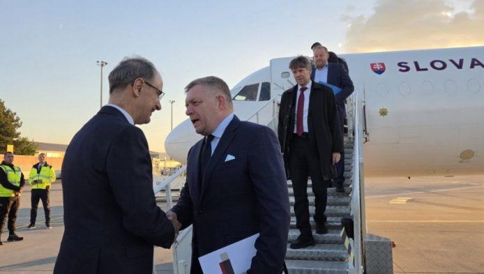 fico-sleteo-u-beograd:-slovacki-premijer-stize-na-miting-da-podrzi-vucica-(foto)