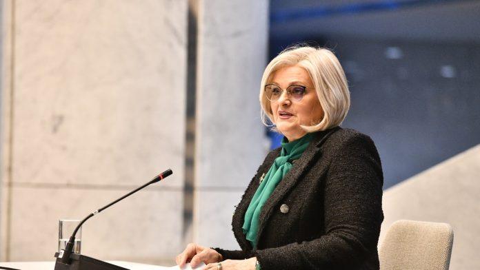 jorgovanki-tabakovic-urucena-prestizna-medunarodna-nagrada:-guvernerka-nbs-dobila-jednu-od-najvisih-ocena