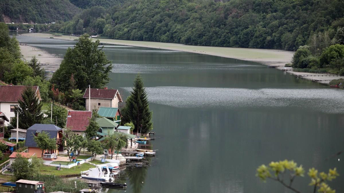 mnogi-zaboravljaju-na-ovu-banju-u-srcu-srbije:-termalni-izvori-i-jesenji-pejzazi-cine-je-odlicnim-izborom-za-vikend mnogi-zaboravljaju-na-ovu-banju-u-srcu-srbije:-termalni-izvori-i-jesenji-pejzazi-cine-je-odlicnim-izborom-za-vikend