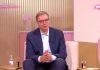“SAMO PORODICU SVOJU NISAM MOGAO DA ZAŠTITIM” Vučić: Kada se mnogo osmehujem, to znači da se mnogo ne radujem “samo-porodicu-svoju-nisam-mogao-da-zastitim”-vucic:-kada-se-mnogo-osmehujem,-to-znaci-da-se-mnogo-ne-radujem