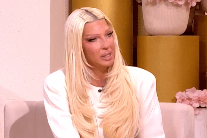 jelena-karleusa-izazvala-lom-u-programu-uzivo!-pevacica-servirala-intimu,-sve-otislo-u-etar-–-ovo-je-citava-javnost-cekala-da-cuje!