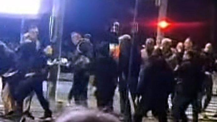 (video)-sns-aktivisti-napadnuti-na-zvezdari-oglasili-se-iz-stranke:-“rec-je-o-grupi-gradana-koji-su-oznaceni-kao-pripadnici-tzv.-‘zborova'”