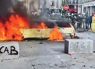 NAPAD NA MEDIJE: Demonstranti kamenicama nasrnuli na televiziju, neredi širom Francuske napad-na-medije:-demonstranti-kamenicama-nasrnuli-na-televiziju,-neredi-sirom-francuske