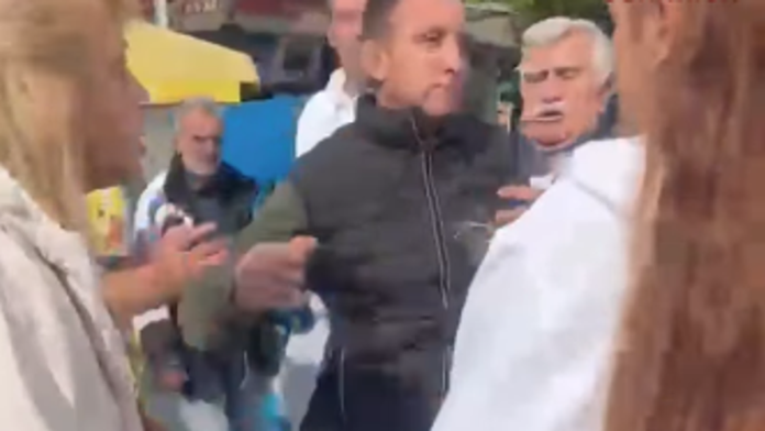 incident-u-sremcici:-pristalica-studentske-liste-udario-sns-aktivistu-(video)