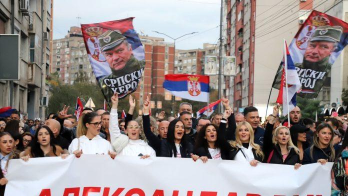 vise-od-8.500-ljudi-u-setnji-naprednjaka-u-nisu-pavlovic-i-lazarevic-pozvali-na-zavrsni-skup-“ujedinjene-srbije”