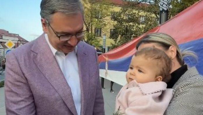 danas-sam-upoznao-malu-dimitru:-vucic-podelio-snimak-iz-krusevca-koji-ce-vas-rastopiti-(video)