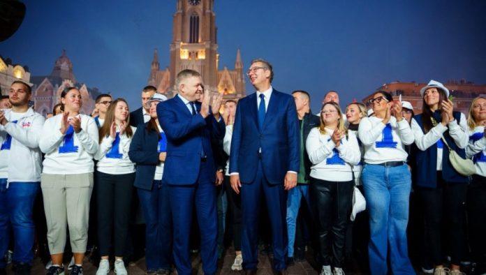 “ne-sme-da-se-vidi-da-je-vucic-covek”-brnabic:-pricali-da-je-fico-odustao,-a-on-odrzao-govor-na-srpskom-–-to-se-kod-njih-nije-desilo