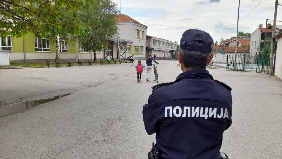 dojave-o-bombama-u-skolama-jablanickog-okruga:-nadlezni-proveravaju-prijave-u-23-ustanove dojave-o-bombama-u-skolama-jablanickog-okruga:-nadlezni-proveravaju-prijave-u-23-ustanove