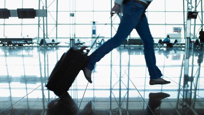 haos-na-aerodromu-u-italiji!-radnici-zatvorene-celicane-blokirali-putnike:-traze-hitne-odgovore-o-otkazima