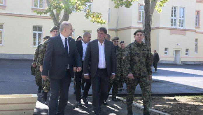 ministar-gasic-obisao-rekonstruisanu-kasarnu-u-vranju:-brinemo-o-mladim-ljudima-koji-su-izabrali-vojni-poziv