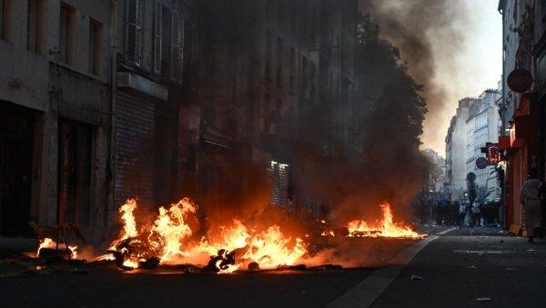drzava-se-braniti-mora!-francuska-uvela-policijski-cas-zbog-brutalnih-nereda:-od-20-casova-do-6-ujutru-nema-izlaska drzava-se-braniti-mora!-francuska-uvela-policijski-cas-zbog-brutalnih-nereda:-od-20-casova-do-6-ujutru-nema-izlaska