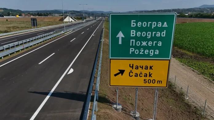 opasnost-na-auto-putu-“milos-veliki”!-prst-pred-okom-se-ne-vidi-kod-tunela-laz:-“putevi-srbije”-izdali-hitno-upozorenje-vozacima